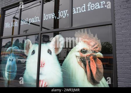 Panneau promouvant le bien-être animal par des personnes pour le traitement éthique des animaux, Los Angeles, Californie, États-Unis. Banque D'Images