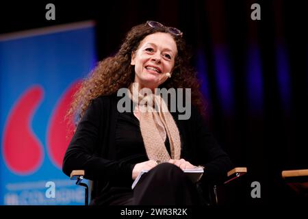 Journalistin Shelly Kupferberg BEI der Litcologne-Veranstaltung was bedeutet Jüdischsein heute mit Deborah Feldman im WDR-Funkhaus. Köln, 10.03.2024 NRW Deutschland *** journaliste Shelly Kupferberg à l'événement Litcologne qu'est-ce que ça signifie d'être juif aujourd'hui avec Deborah Feldman à la FUNKhaus WDR Cologne, 10 03 2024 NRW Allemagne Copyright : xChristophxHardtx Banque D'Images