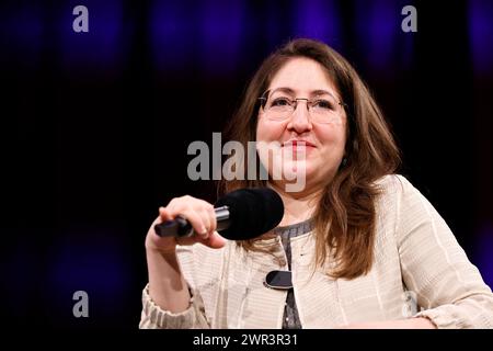 Schriftstellerin Deborah Feldman BEI der Litcologne-Veranstaltung was bedeutet Jüdischsein heute mit Deborah Feldman im WDR-Funkhaus. Köln, 10.03.2024 NRW Deutschland *** écrivaine Deborah Feldman à l'événement Litcologne qu'est-ce que ça veut dire d'être juif aujourd'hui avec Deborah Feldman à la WDR Funkhaus Cologne, 10 03 2024 NRW Allemagne Copyright : xChristophxHardtx Banque D'Images