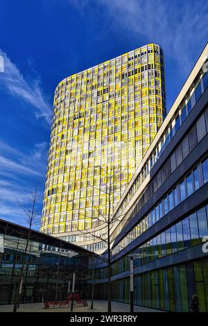 Façade du siège de l'ADAC, ADAC-Zentrale à Munich, Allemagne, la plus grande association automobile d'Europe Banque D'Images