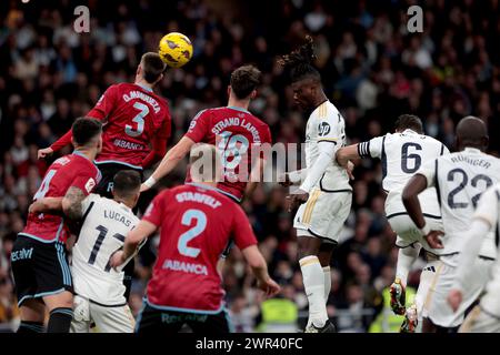 Madrid, Espagne. 10 mars 2024. Madrid, Royaume d'Espagne ; 03.10.2024.- le Real Madrid bat le Celta de Vigo 4-0. Le Real Madrid marque 4 buts Vinicius Jr 21', Vicente Guaita 79' (propre but), Carlos Dominguez Caseres 88' (propre but) et Arda Guler 4'. En journée 28 de la ligue espagnole de football au stade Santiago Bernabeu de Madrid. Crédit : Juan Carlos Rojas/dpa/Alamy Live News Banque D'Images