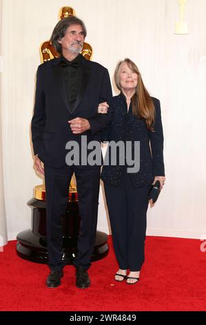 Jack Fisk und Sissy Spacek BEI der Oscar Verleihung 2024 / 96th Annual Academy Awards im Dolby Theatre. Los Angeles, 10.03.2024 *** Jack Fisk et Sissy Spacek à la 2024 96e cérémonie annuelle des oscars au Dolby Theatre Los Angeles, 10 03 2024 Foto:XJ.xBlocx/xFuturexImagex oscars 9184 Banque D'Images