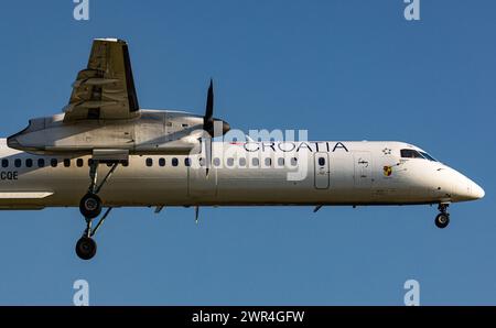 Eine Bombardier Dash 8 Q400 von Croatia Airlines befindet sich im Landeanflug auf den Flughafen Zürich. Enregistrement 9H-CQE. (Zürich, Schweiz, 03.07.2 Banque D'Images