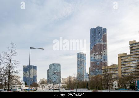 Nanterre, France, gratte-ciel futuriste des tours aillaud par l'architecte Emile aillaud dans le quartier Pablo Picasso, éditorial seulement. Banque D'Images