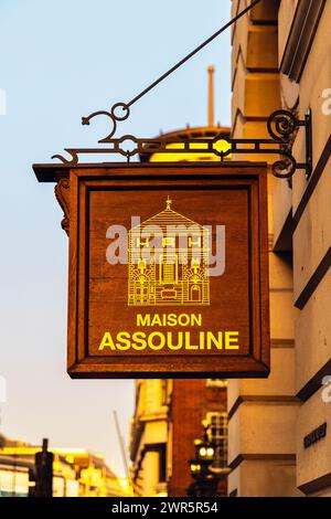 Signez pour la librairie Maison Assouline sur Piccadilly, Londres, Angleterre Banque D'Images