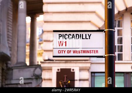 Panneau de rue pour Piccadilly W1, Londres, Angleterre Banque D'Images