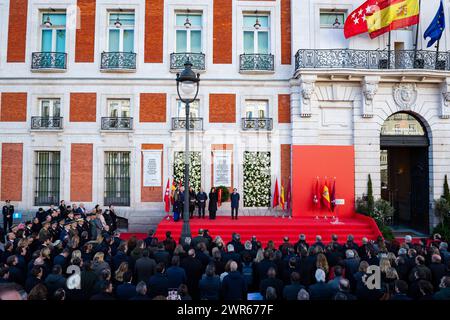 Madrid, Espagne. 11 mars 2024. Isabel Diaz Ayuso (2ème R), présidente de la Communauté de Madrid et figure de proue du PP, et Jose Luis Martinez Almeida (R), maire de Madrid, vus lors de l'acte de célébration du vingtième anniversaire des attentats terroristes de 11M. Le matin du 11 mars 2004 (également connu en Espagne sous le nom de 11M), une série de bombardements simultanés ont eu lieu contre le système de trains de banlieue Cercan'as de Madrid. Les explosions ont tué 193 personnes et en ont blessé environ 2 050. Crédit : SOPA images Limited/Alamy Live News Banque D'Images