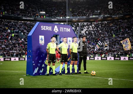 Torino, Italie. 10 mars 2024. Arbitres lors du match de football Serie A entre la Juventus et Atalanta au stade Allianz de Turin, dans le nord-ouest de l'Italie - samedi 10 mars 2024. Sport - Soccer . (Photo de Marco Alpozzi/Lapresse) crédit : LaPresse/Alamy Live News Banque D'Images