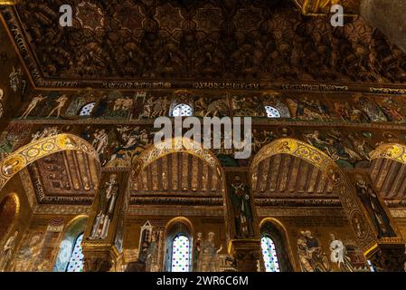 Intérieur de la chapelle palatine ou Cappella Palatina dans la vieille ville de Palerme, Sicile, Italie Banque D'Images