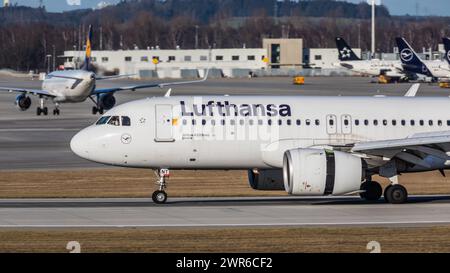 München, Deutschland - 1. Janvier 2022 : Ein Airbus A320-271N (Airbus A320neo) von Lufthansa Landet auf dem Flughafen München. Enregistrement d-AINT. Banque D'Images