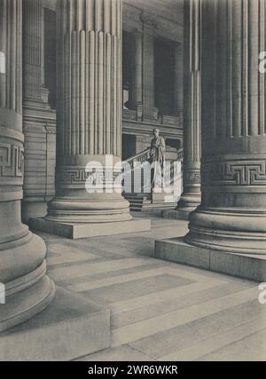 Grand escalier à l'avant du Palais de Justice à Bruxelles, Belgique, vu d'une colonnade, vestibule. Cage d'escalier (façade principale). - Colonnade (titre sur objet), ce tirage fait partie d'une couverture avec 30 tirages sur 28 pages et une page de titre., anonyme, Edgard Lyon-Claesen, éditeur : Edgard Lyon-Claesen, Bruxelles, c. 1889 - en ou avant c. 1894, papier, collotype, hauteur 310 mm × largeur 228 mm, impression photomécanique Banque D'Images