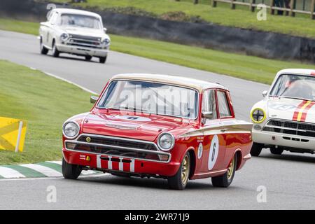 Henry Mann dans la Ford-Lotus Cortina MkI 1965 lors de la course Jim Clark Trophy à Goodwood 80th Member Meeting, Sussex, Royaume-Uni Banque D'Images