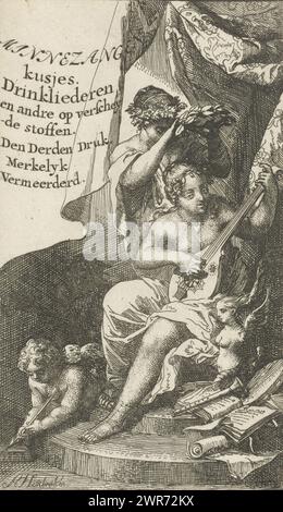 Vénus couronnée par Bacchus, page titre pour : J. van Hoogstraten, Minnezangen Kisses Drinking Songs, 1710, Vénus est assise sur un trône sous un auvent et joue du luth tandis que Bacchus la couronne d'une couronne de laurier. Sur la gauche Amor, aiguiser une flèche sur une pierre à aiguiser. Sur la droite instruments de musique tels que flûte et tambourin et partitions. En haut un velum, sur lequel le titre est écrit en huit lignes en néerlandais., imprimeur : Arnold Houbraken, éditeur : Lucas Cloppenburg (uitgever), Gouda, 1710, papier, gravure, hauteur 143 mm × largeur 85 mm Banque D'Images