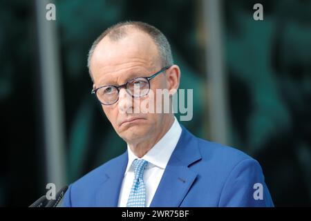 Parteivorsitzenden der CDU Deutschlands Friedrich Merz MDB, Deutschland, Berlin, Pressekonferenz nach Verabschiedung des Europawahlprogramms von CDU und CSU *** Friedrich Merz MDB, Président de la CDU, Allemagne, Berlin, Conférence de presse après l'adoption du programme électoral européen de la CDU et de la CSU Banque D'Images