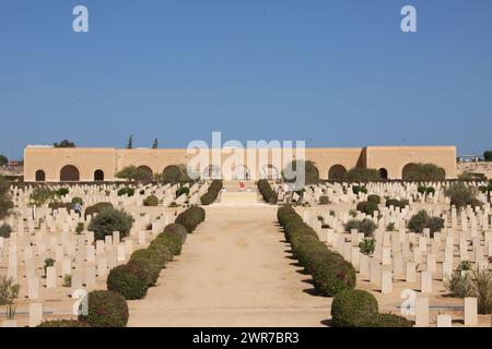 El.Alamein, Egypte, 10 octobre 2023 le cimetière militaire de guerre du Commonwealth à El-Alamein, Côte Nord de l'Egypte, Afrique du Nord Banque D'Images