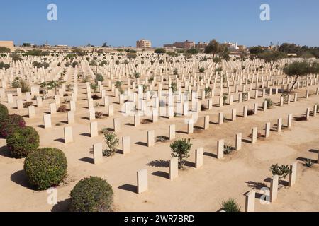 El.Alamein, Egypte, 10 octobre 2023 le cimetière militaire de guerre du Commonwealth à El-Alamein, Côte Nord de l'Egypte, Afrique du Nord Banque D'Images