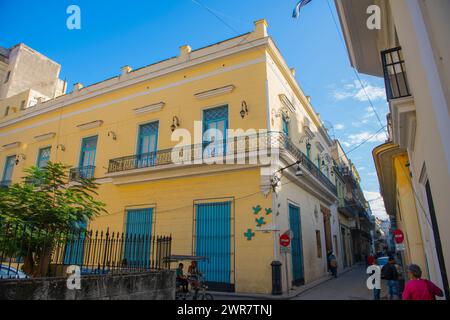 Bâtiments historiques sur Calle Lamparilla Street à Calle Cuba Street dans la vieille Havane (la Habana Vieja), Cuba. La vieille Havane est classée au patrimoine mondial de l'UNESCO. Banque D'Images