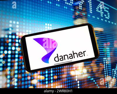 Pologne. 03 janvier 2024. Dans cette illustration photo, le logo Danaher Corporation est affiché sur l'écran d'un smartphone. (Photo de Piotr SWAT/SOPA images/SIPA USA) *** strictement à des fins éditoriales *** crédit : SIPA USA/Alamy Live News Banque D'Images