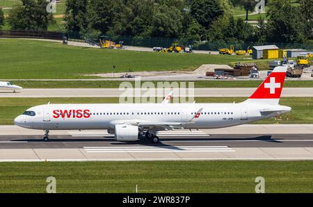 Ein Airbus A321-271NX (Aribus A321neo) von Swiss International Airlines startet vom Flughafen Zürich. Enregistrement HB-JPB. (Zürich, Schweiz, 03.07.202 Banque D'Images