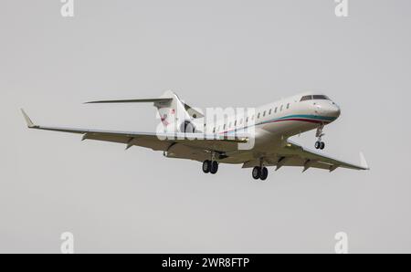 Ein Bombardier Global 5500 von ExecuJet Europe im Landeanflug auf den Flughafen Zürich. Enregistrement HB-JRJ. (Zürich, Schweiz, 10.05.2022) Banque D'Images