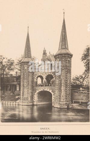 Vue du port d'eau à Sneek, Sneek Wasserthor (in der Stadtmauer) (titre sur objet), architecture aux pays-Bas (titre de la série), Architectur der Niederlande (titre de la série sur objet), numéroté en haut à droite : 3., fabricant : anonyme, éditeur : Baumgärtner's Buchhandlung, Leipzig, 1894, papier, collotype, hauteur 360 mm × largeur 271 mm, impression photomécanique Banque D'Images