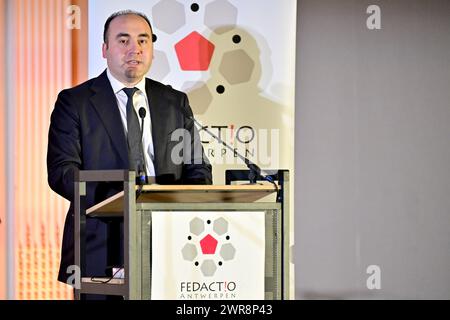 Anvers, Belgique. 11 mars 2024. Ibrahim Anaz, président de Fedactio photographié lors d’un repas iftar, le repas du soir où les musulmans terminent leur jeûne quotidien du Ramadan au coucher du soleil, organisé par Fedactio, à l’hôtel Hilton Old Town, à Anvers, le lundi 11 mars 2024. BELGA PHOTO DIRK WAEM crédit : Belga News Agency/Alamy Live News Banque D'Images