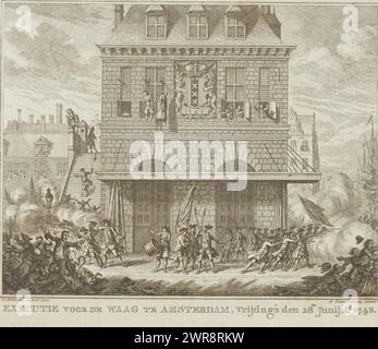 Troubles pendant la pendaison d'un homme et d'une femme au Waag à Amsterdam, 28 juin 1748, exécution devant le Waag à Amsterdam, vendredi 28 juin, Ao. 1748 (titre sur objet), troubles lors de la pendaison d'un homme et d'une femme (Piet van dort et le vendeur de citron et de plie séchée Mat van den Nieuwendijk), deux participants à l'émeute du Pachter, au Waag à Amsterdam, le 28 juin 1748. La milice ouvre le feu sur les spectateurs., imprimeur : Simon Fokke, après sa propre conception par : Simon Fokke, éditeur : Arend Fokke Simonsz., Amsterdam, 1777, papier, gravure, gravure Banque D'Images