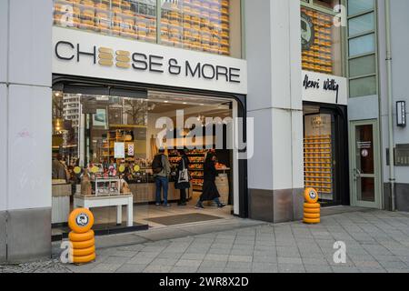 Cheese & More, Henri Willig Holländischer Käse, Kurfürstendamm, Charlottenburg, Berlin, Deutschland *** Cheese More, Henri Willig Dutch Cheese, Kurfürstendamm, Charlottenburg, Berlin, Allemagne Banque D'Images