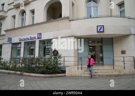 Deutsche Bank, filiale, Kurfürstendamm, Charlottenburg, Berlin Deutschland *** Deutsche Bank, Branch, Kurfürstendamm, Charlottenburg, Berlin, Allemagne Banque D'Images