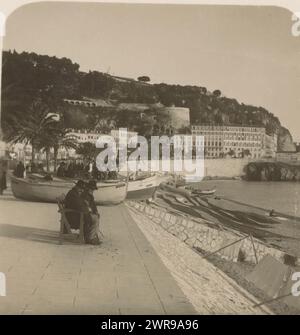 Vue sur le boulevard de Nice, Nice. Vue vers le château (titre sur objet), Neue Photographische Gesellschaft, Nice, 1904, carton, impression argentée gélatinée, hauteur 88 mm × largeur 179 mm, stéréographe Banque D'Images