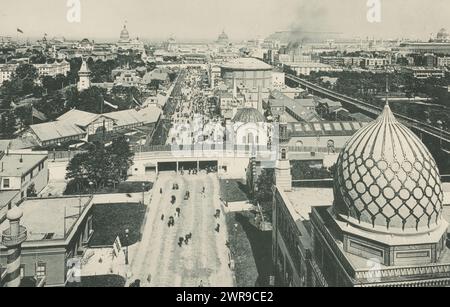 Vue de l'exposition universelle colombienne à Chicago en 1893 depuis une grande roue, le Midway depuis une grande roue, regardant vers l'est (titre sur l'objet), Charles Dudley Arnold, H. D. Higinbotham, anonyme, Chicago, 1893, papier, collotype, hauteur 127 mm × largeur 191 mm, impression photomécanique Banque D'Images