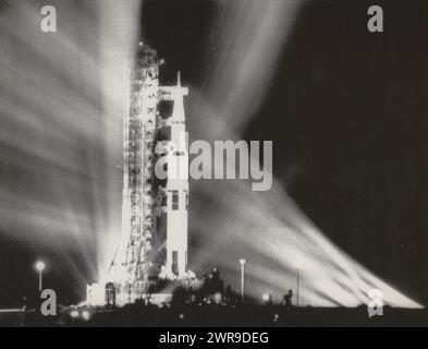 Lancement d'Apollo 8 le 21 décembre 1968, anonyme, États-Unis d'Amérique, (possiblement), 21-Dec-1968, support photographique, tirage argenté gélatineux, hauteur 178 mm × largeur 242 mm, photographie Banque D'Images