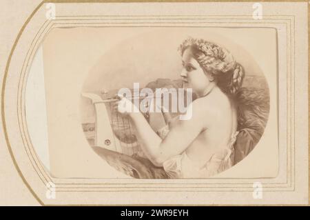 Reproduction photo de Syrene, anonyme, après peinture par : Barry, (éventuellement), 1870 - 1890, carton, impression albumine, hauteur 84 mm × largeur 51 mm, photographie Banque D'Images