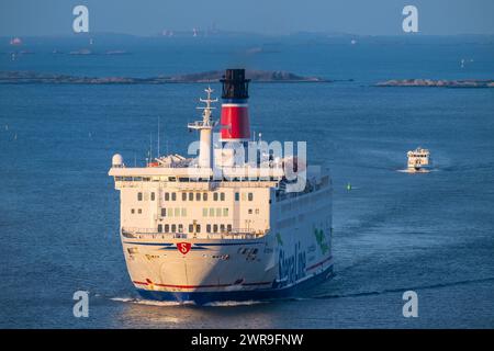 Gothenburg, Suède - 05 mars 2024 : le ferry Stena Danica de la ligne Stena arrive à Gothenburg dans la matinée Banque D'Images