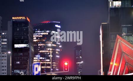 Varsovie, Pologne. 6 mars 2024. Centre d'affaires de Varsovie la nuit Banque D'Images