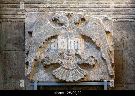 « Relief d'aigle à double tête », XIIIe siècle (période Seljuk/Ayyoubide) fragment architectural trouvé à Konya (aujourd'hui au musée Ince Minare). , Konya, Turk Banque D'Images