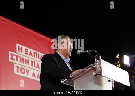 Athènes, Grèce. 11 mars 2024. Athènes, Grèce, 11 mars 2024. Des membres du Parti communiste grec (KKE) se rassemblent devant le parlement grec, à Athènes, en Grèce, le 11 mars 2024, pour protester contre l'implication de la Grèce dans l'OTAN et l'UE. Dimitris Koutsoumpas le secrétaire général du Parti communiste grec prononce le discours d'ouverture de la manifestation. (Photo de Kostas Galanis/Sipa USA) crédit : Sipa USA/Alamy Live News Banque D'Images