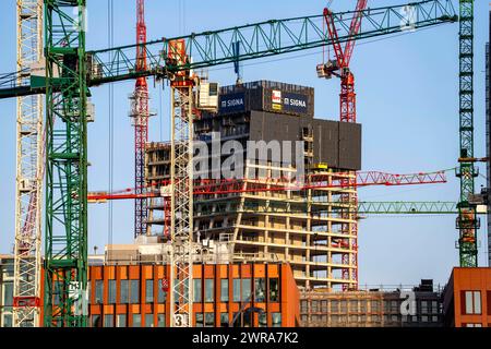 Baustellen im Osten der Hafencity Hamburg, Bürogebäude, Elbtower, neuer Stadtteil an der Elbe, auf dem Gelände des ehemaligen Freihafens, hier entstehen, bis in die 2030er Jahre, Wohneinheiten für 14,000 Menschen, 3000 Hotelbetten, 45,000 Arbeitsplätze, Hamburg, Deutschland Hamburg Hafencity *** chantiers de construction à l'est de la tour Hafencity Hambourg, Elbbbbbb, nouveau quartier sur l'Elbe, sur le site de l'ancien port franc, unités résidentielles pour 14 000 personnes, 3 000 lits d'hôtel, 45 000 emplois, Hambourg, Allemagne Hambourg Hafencity, à compléter d'ici les années 2030 Banque D'Images