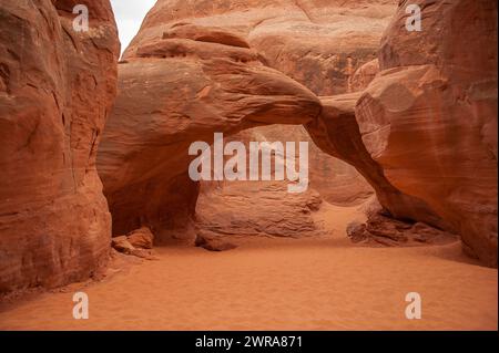 Sand Dune Arch dans Arches National Park Banque D'Images