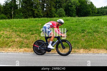 Der Italienische Radrennfahrer Filippo Baroncini vom Team Trek - Segafredo kämpft sich, während dem Einzelzeitfahren der 8. Etappe der Tour de Suisse, Banque D'Images