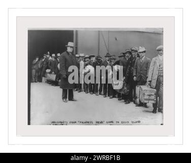 Immigrants de 'Prinzess Irene' Going to Ellis Island, 1911., Emigration & Immigration, 1910-1920, tirages photographiques, 1910-1920., tirages photographiques, 1910-1920, 1 tirage photographique Banque D'Images