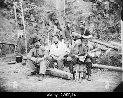 Cumberland Landing, Virginie. Groupe à la ferme de Mr. Foller, Gibson, James F., 1828-, photographe, 1862 mai., États-Unis, histoire, Guerre de Sécession, 1861-1865, négatifs verre, 1860-1870, stéréographies, 1860-1870, 1 négatif : verre, stéréographe, collodion humide, 4 x 10 po Banque D'Images