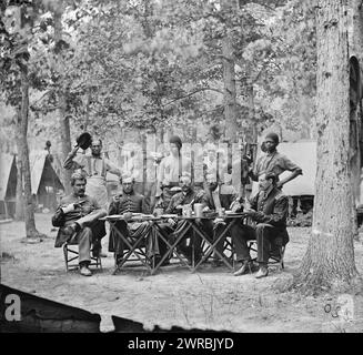 Bealeton, Virginie. Le mess de l'officier. Compagnie F, 93d New York Volunteers Headquarters, Army of the Potomac, O'Sullivan, Timothy H., 1840-1882, photographe, 1863 août, États-Unis, histoire, Guerre de Sécession, 1861-1865, négatifs verre, 1860-1870., stéréographies, 1860-1870, négatifs verre, 1860-1870, 1 négatif (2 plaques) : verre, stéréographe, collodion humide Banque D'Images