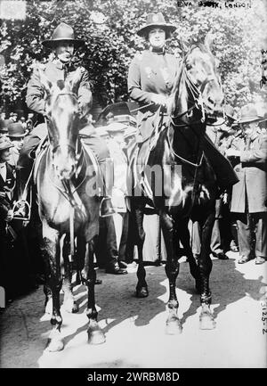 Londres - Eva Booth, photographie montrant le chef de l'Armée du Salut américaine, Evangeline (Eva) Booth (1865-1950), au Grand Congrès international de l'Armée du Salut, Londres, juin 1914., 1914 juin, Londres, négatifs en verre, 1 négatif : verre Banque D'Images