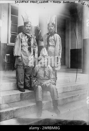 Armée du Salut, Londres, Amérique du Nord, photographie montre American Indian (?) Hommes au Grand Congrès international de l'Armée du Salut, Londres, juin 1914., 1914 juin, Londres, négatifs en verre, 1 négatif : verre Banque D'Images