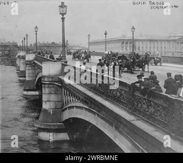 Nicolai Bridge, équipé Pétersbourg, photographie montre le pont Blagoveshchensky (Annonciation) qui a été appelé le pont Nikolaevsky de 1855 à 1918 en l'honneur du tsar Nicolas Ier C'était le premier pont permanent construit sur la rivière Neva à Saint-Pétersbourg, en Russie, entre CA. 1900 et 1907, négatifs verre, 1 négatif : verre Banque D'Images