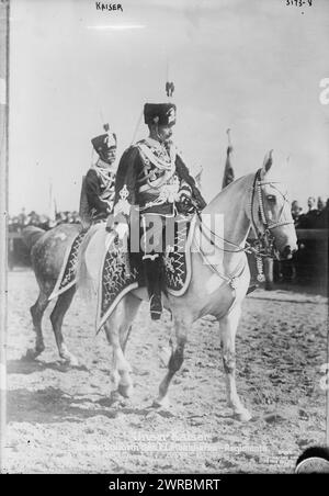 Kaiser, photographie montre le Kaiser Wilhelm II au premier plan, le général August von Mackensen à l'arrière., entre 1914 et CA. 1915, négatifs en verre, 1 négatif : verre Banque D'Images