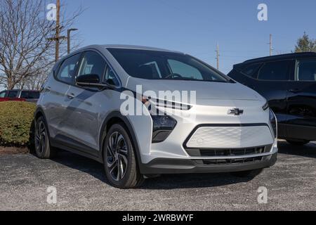 Avon - 10 mars 2024 : exposition de véhicule électrique Chevrolet Bolt EV 2LT EV. Chevrolet a abandonné les Bolt EV et EUV après l'année modèle 2023. MY:2023 Banque D'Images