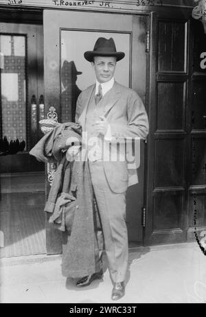 T. Roosevelt Jr., photographie montre Theodore 'Ted' Roosevelt III (Theodore Jr.) (1887-1944) qui était un fils du président Theodore Roosevelt et un homme politique et d'affaires., entre CA. 1915 et env. 1920, négatifs en verre, 1 négatif : verre Banque D'Images