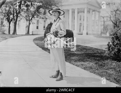 Joy Young, photographie montre la suffragiste Joy Oden Young Rogers (1891-1953)., 1915, négatifs en verre, 1 négatif : verre Banque D'Images